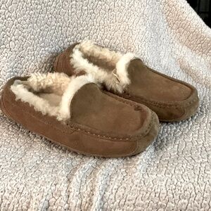 UGG AUSTRALIA Ascot Moccasin Slippers